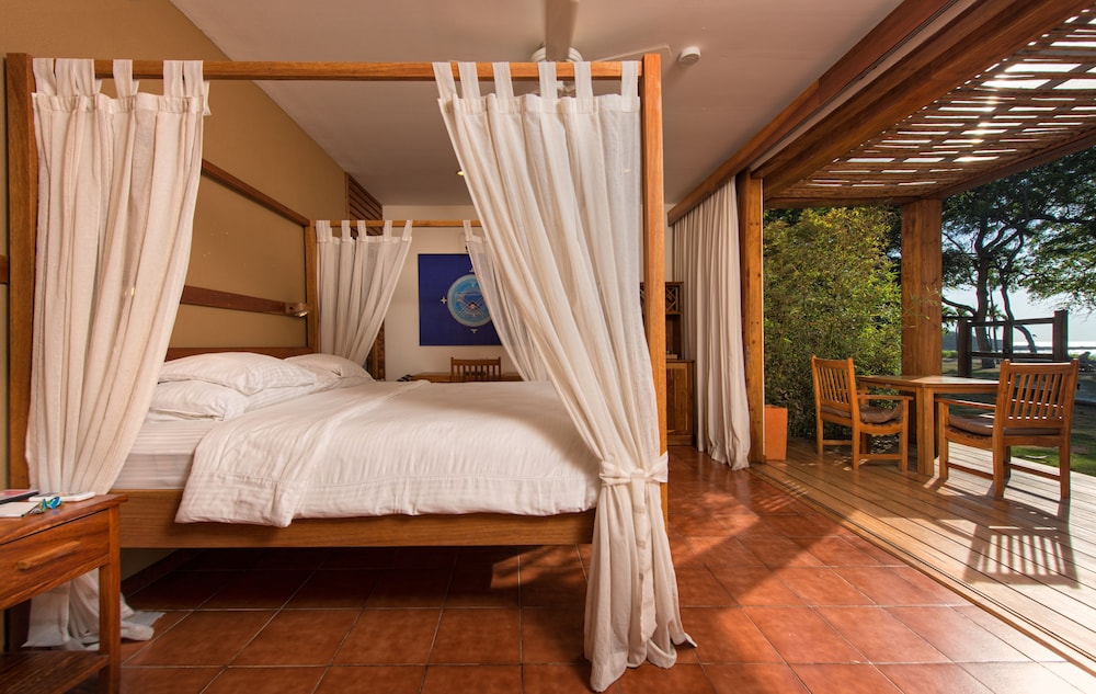Hotel Capitan Suizo 37/75