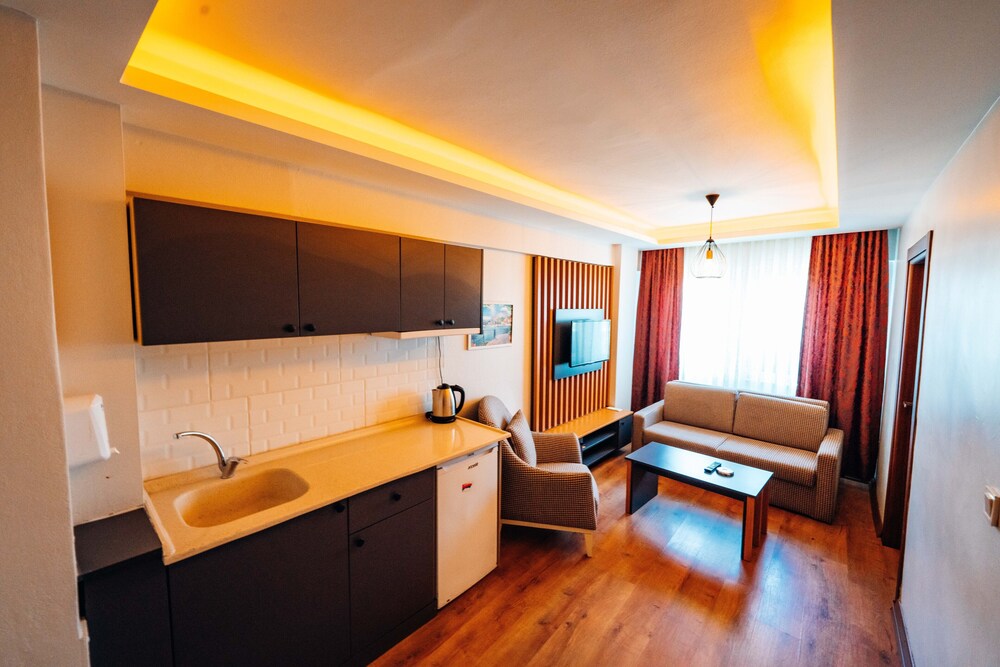 Evin Suit Hotel 24/50