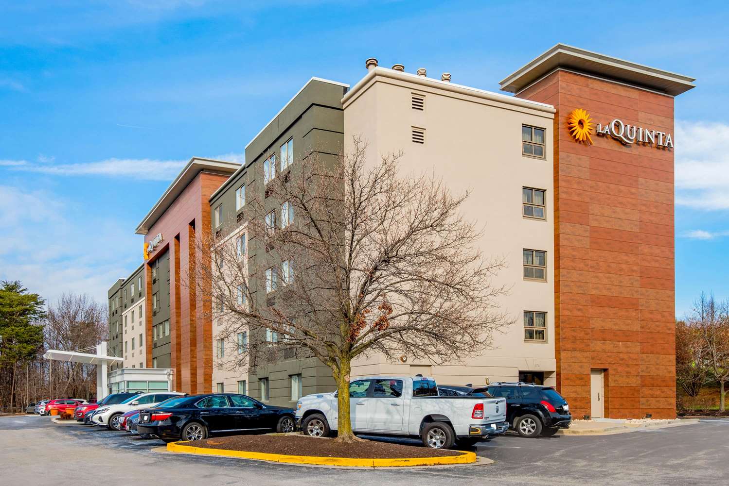 La Quinta Inn & Suites by Wyndham Baltimore BWI Airport 42/52