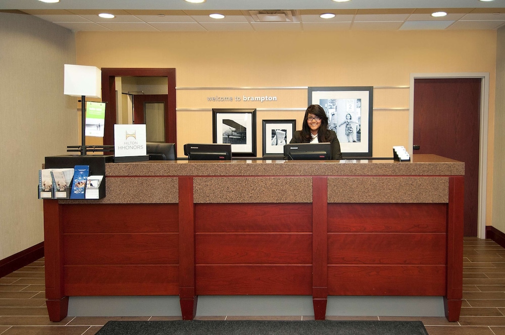 Lobby at Hampton Inn By Hilton Brampton Toronto, BRAMPTON - ONTARIO