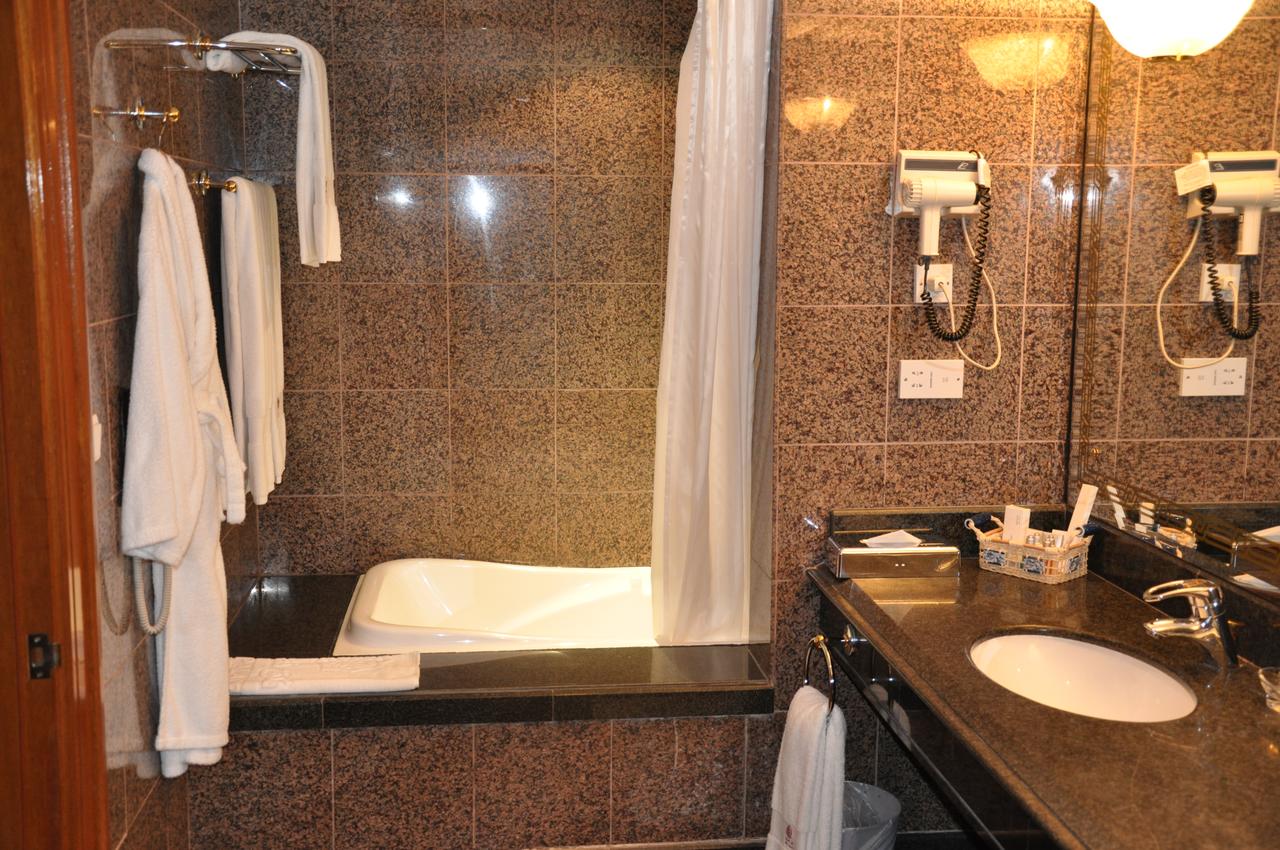 فندق قصر أبها(Abha Palace Hotel) 42/43