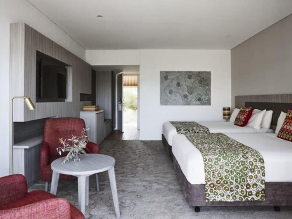 Desert Gardens Hotel 12/21