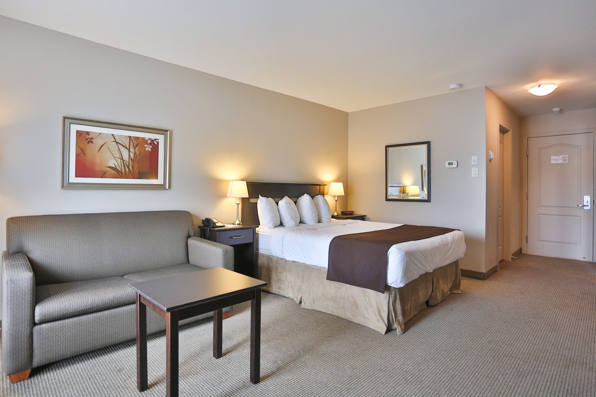 ROOM, QUEEN BED