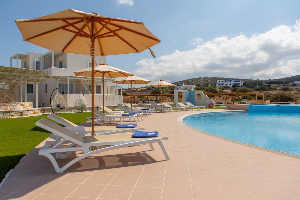 Sun and Moon Villas and Suites 57/72