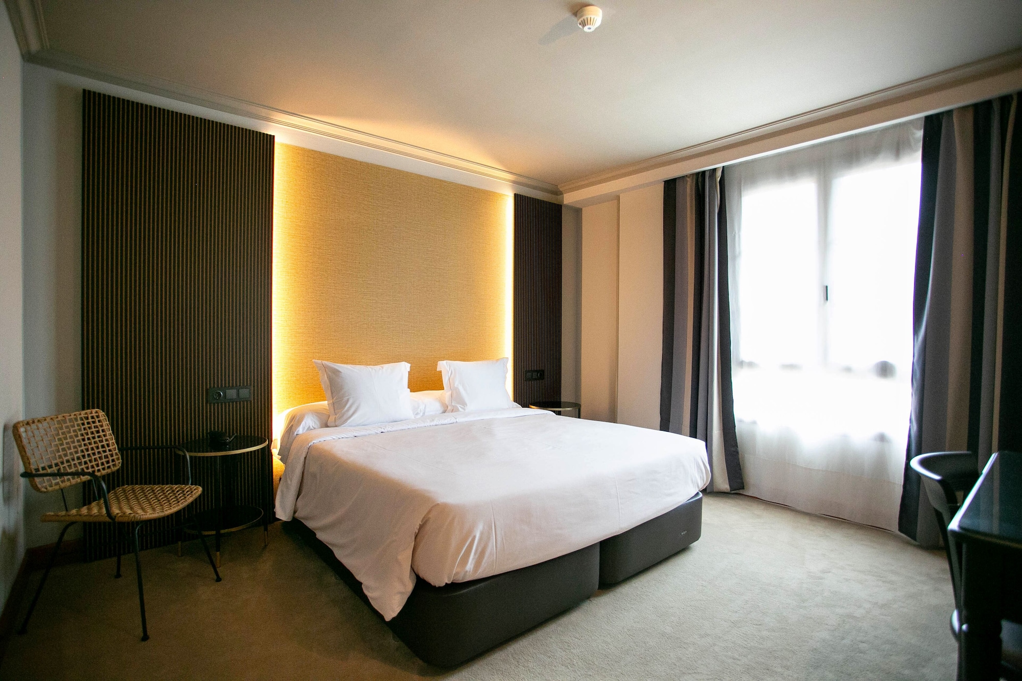 SUPERIOR, DOUBLE BED