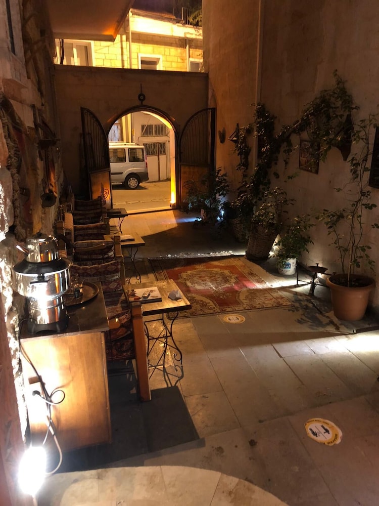 Relic House 32/49
