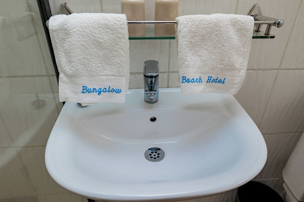 Bungalow Beach Hotel 56/58