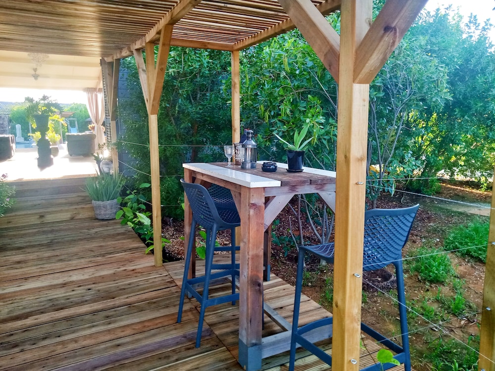 Red Palm Village 30/50