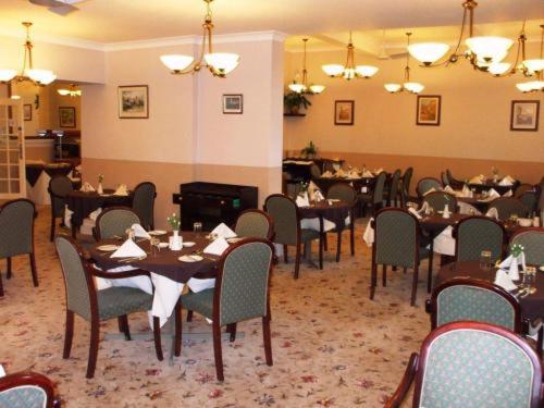 Lauriston Hotel 49/60