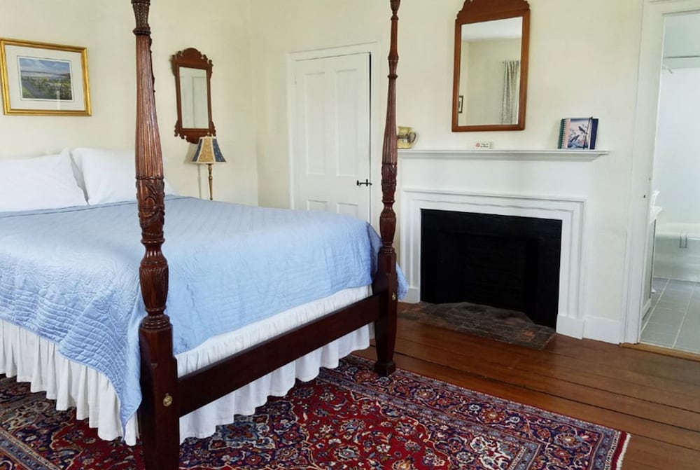 Centennial House 10/50