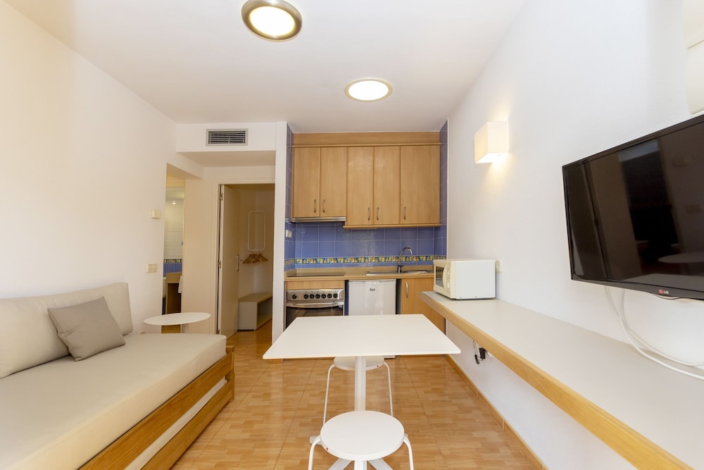 Apartamentos Ses Eufabietes 31/50