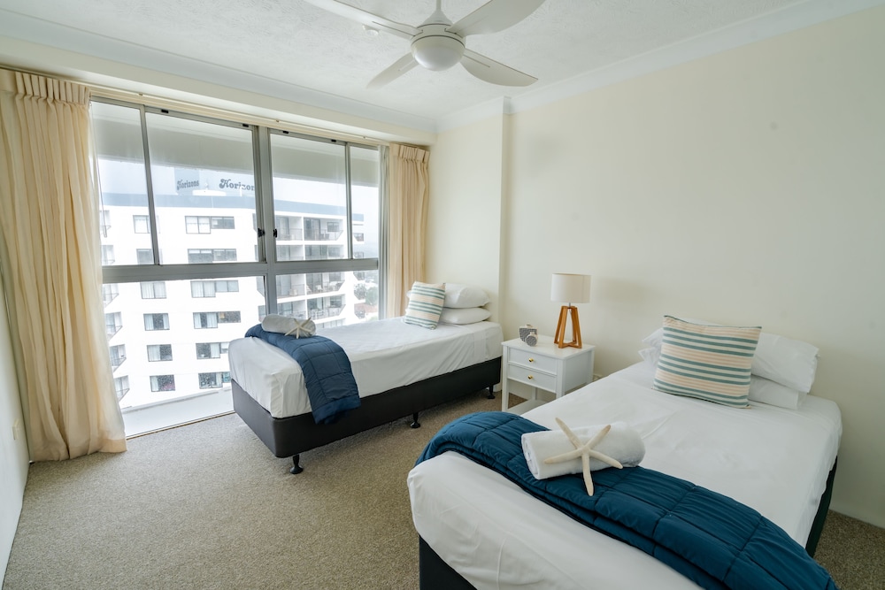CASHELMARA BEACHFRONT APARTMENTS 20/28