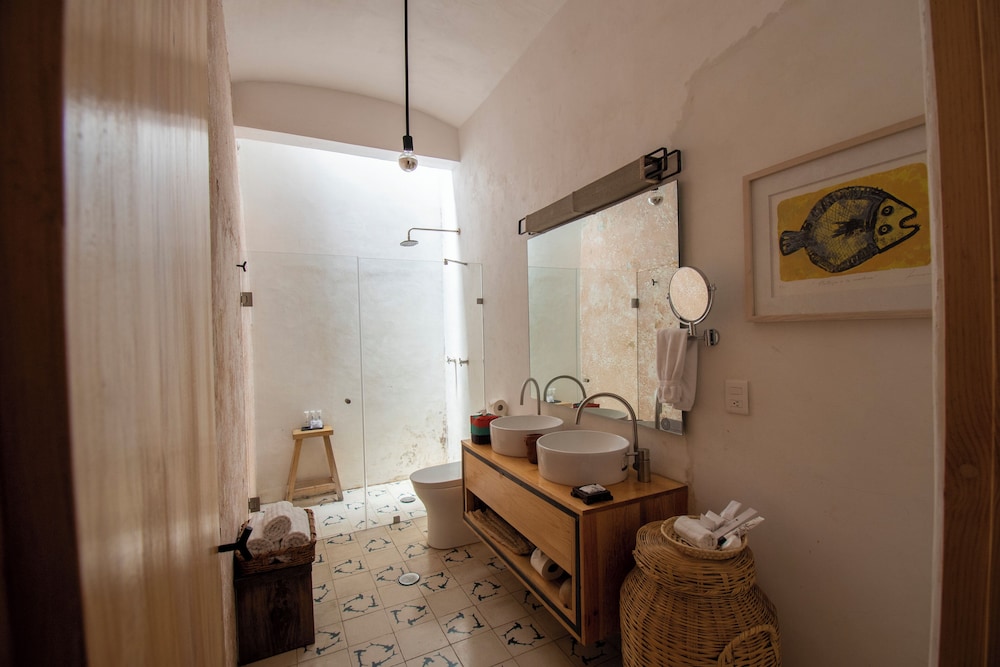 Hotel Los Amantes 45/50