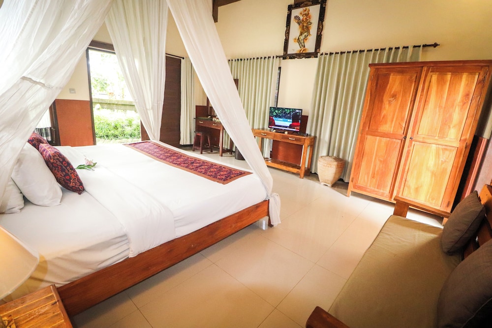 Villa, King Bed, Villa Jj And Spa Ubud 8/10