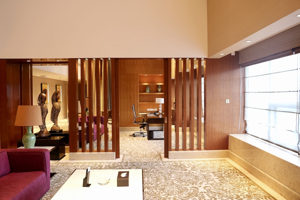 Crowne Plaza Shenzhen Futian 57/86