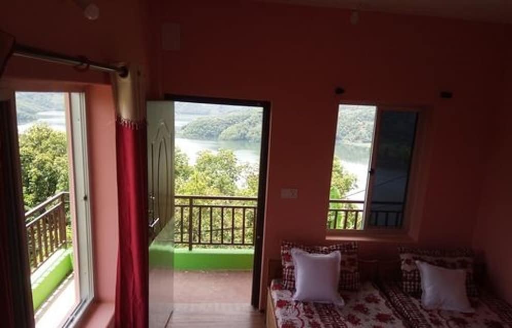 Begnas Yoga & Retreat 49/50