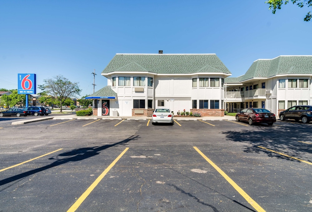 Motel6 Schiller Park, IL - Chicago O'Hare 36/48