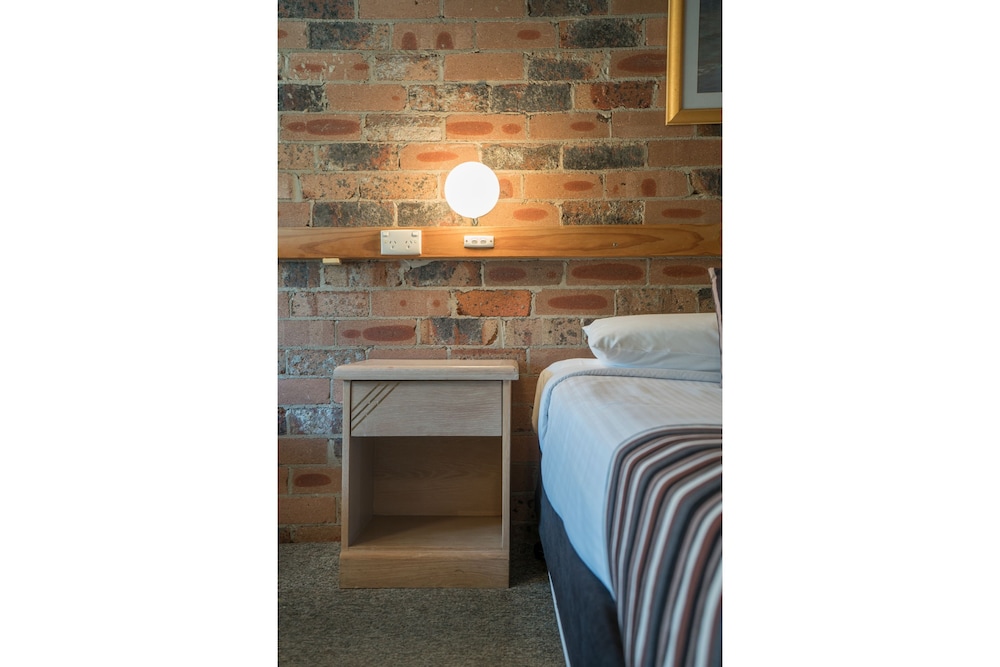 Avoca Beach Hotel 8/45