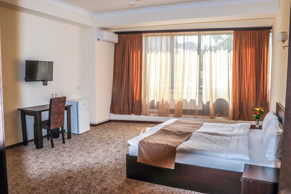 Yerevan Centre Hotel 5/21