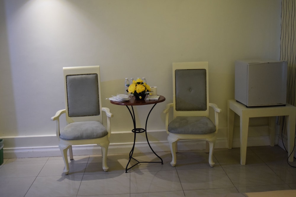 OYO 252 Hotel Euroasia 34/50