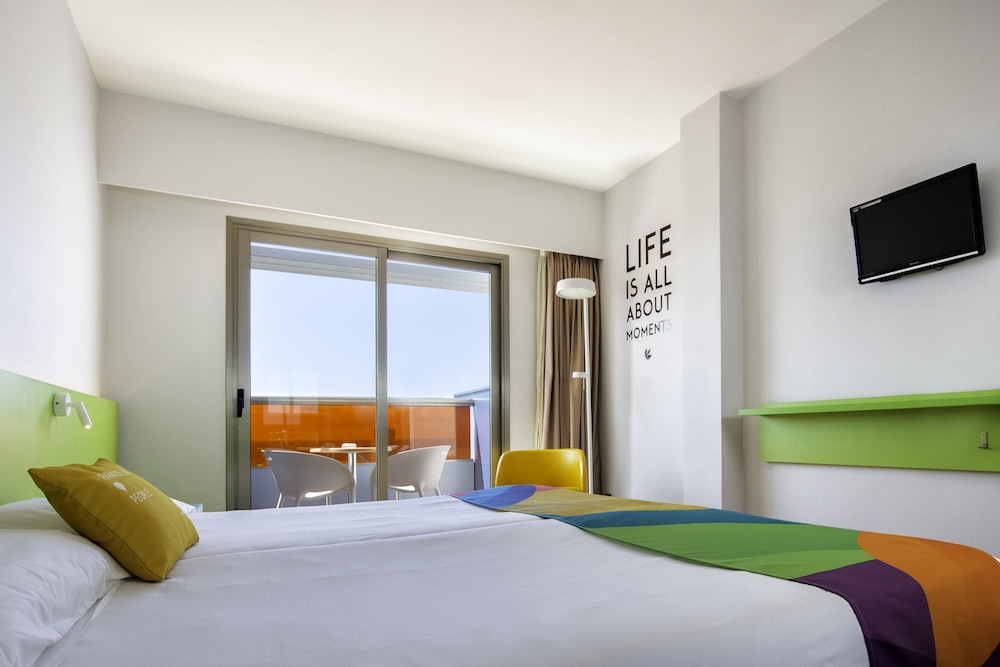 Paradise Park Fun Lifestyle Hotel 11/72