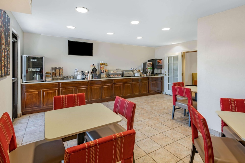 Baymont By Wyndham Farmington 29/41