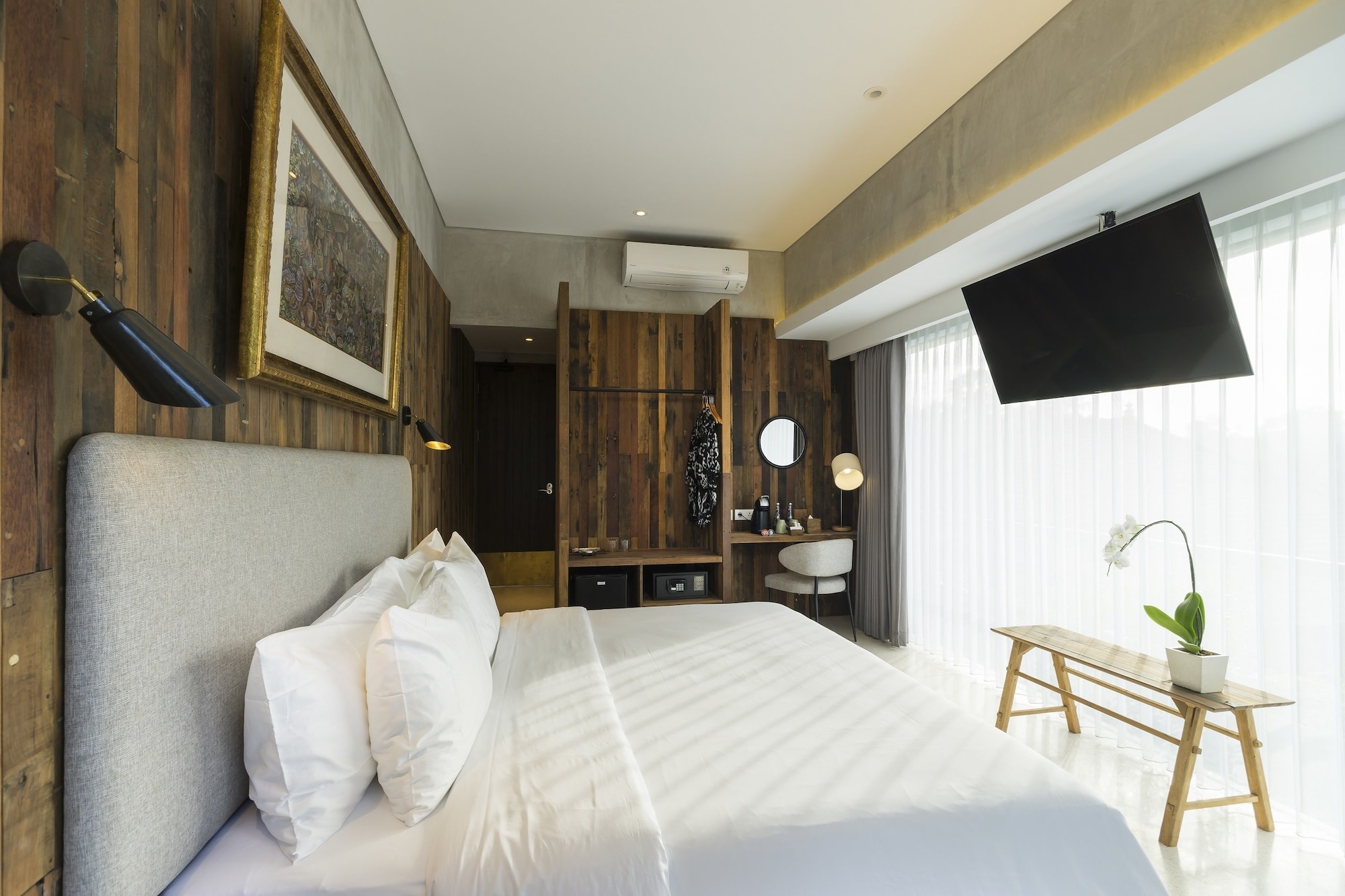 Studio 20