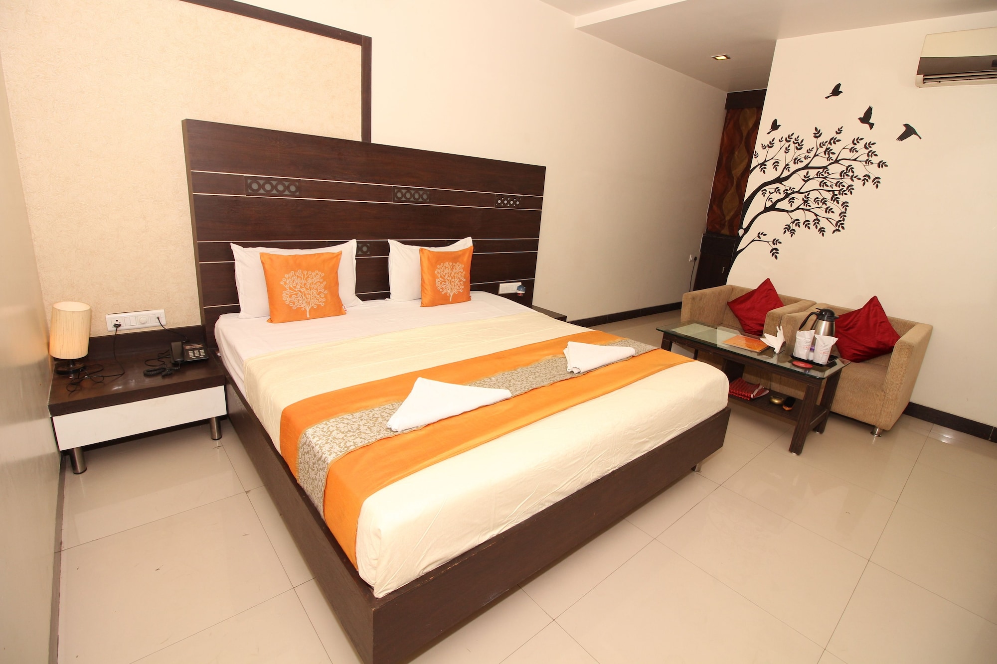 غرفة بريميوم بسرير كوين، Hotel Meera 7/9
