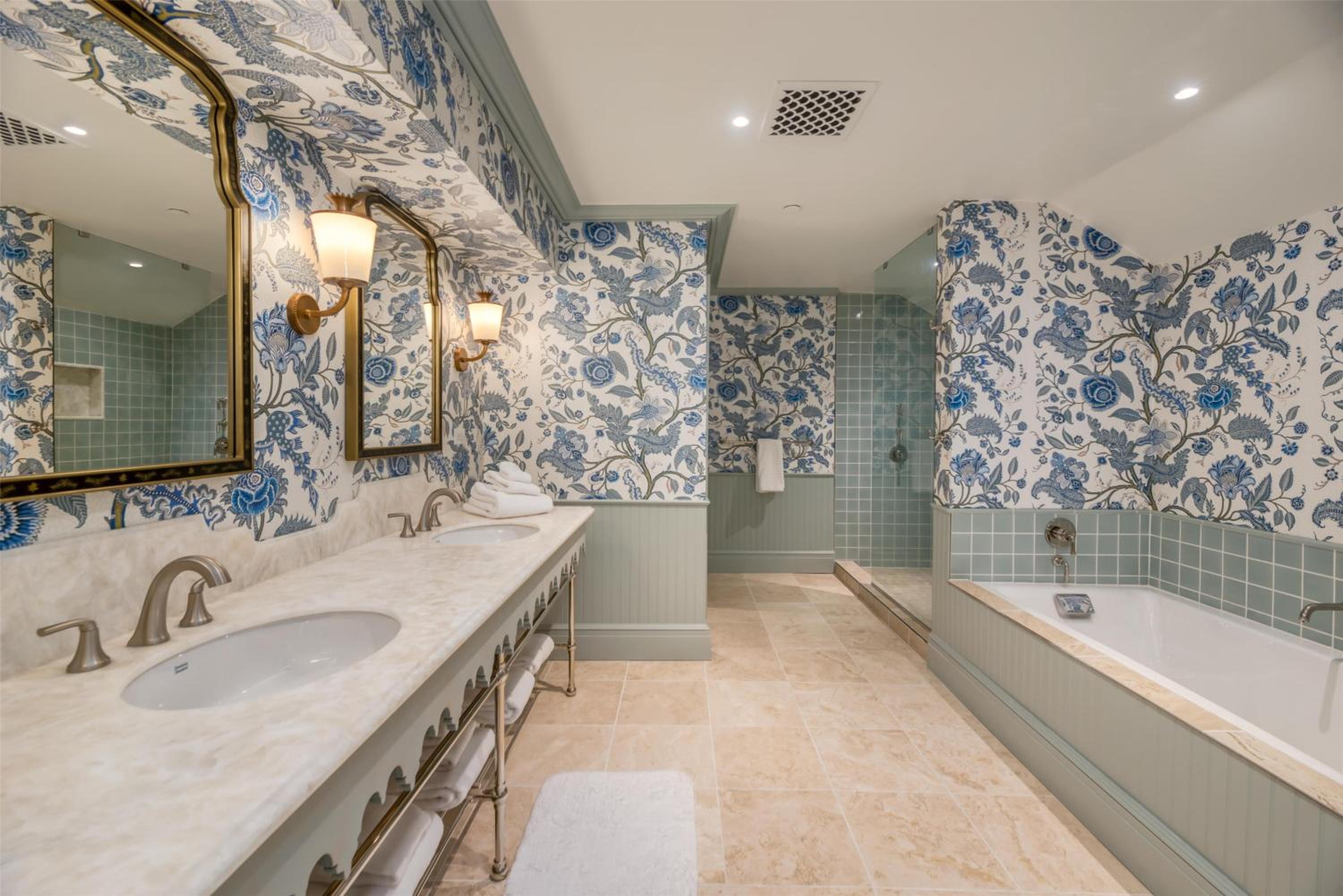 Resort, Suite, King Bed