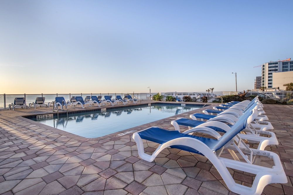 Tropical Winds Resort 44/50