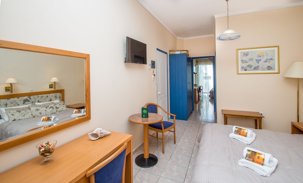 Syros Atlantis Hotel 40/50