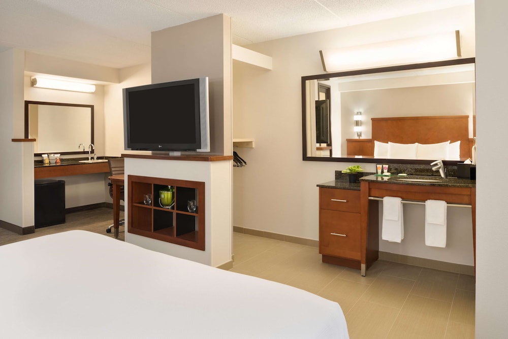 Hyatt Place Chicago/ Schaumburg 11/34