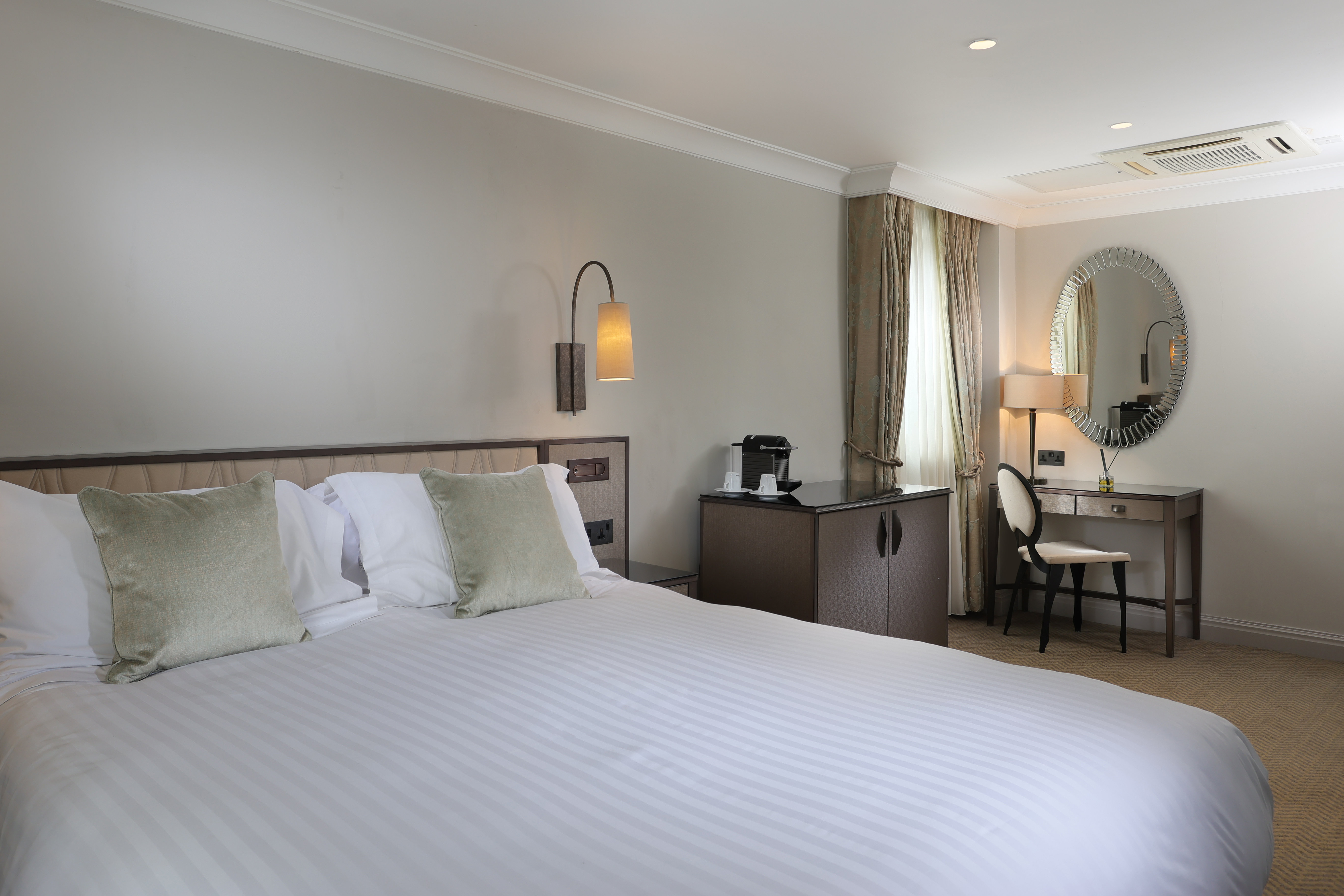 The Castle Hotel Windsor 12/50