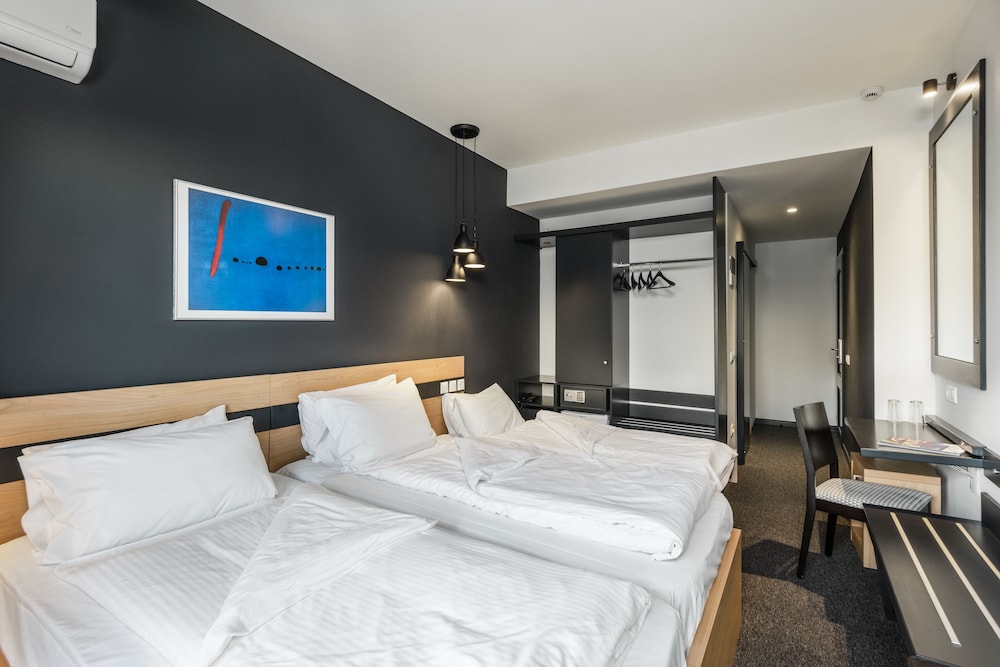 Park Hotel 21/67