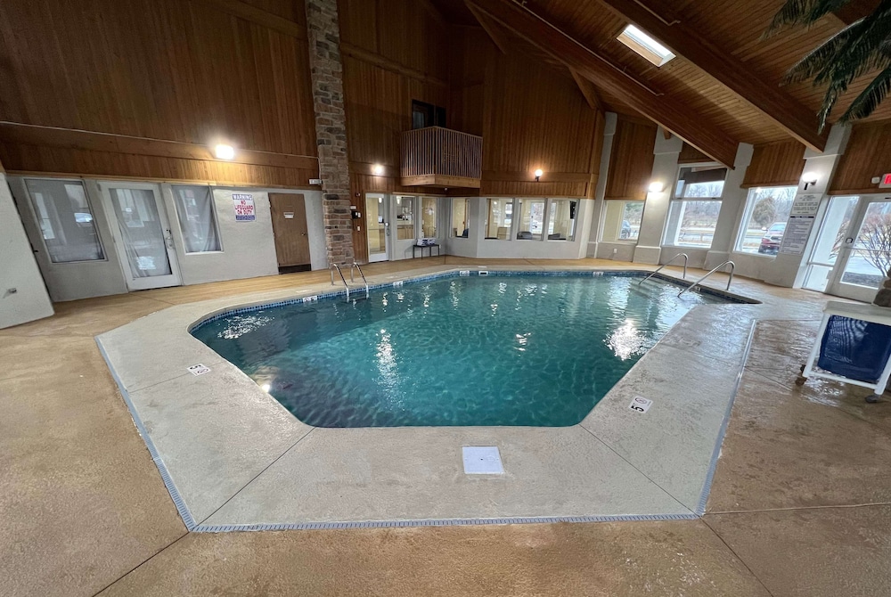 Days Inn by Wyndham Batavia Ohio 16/22