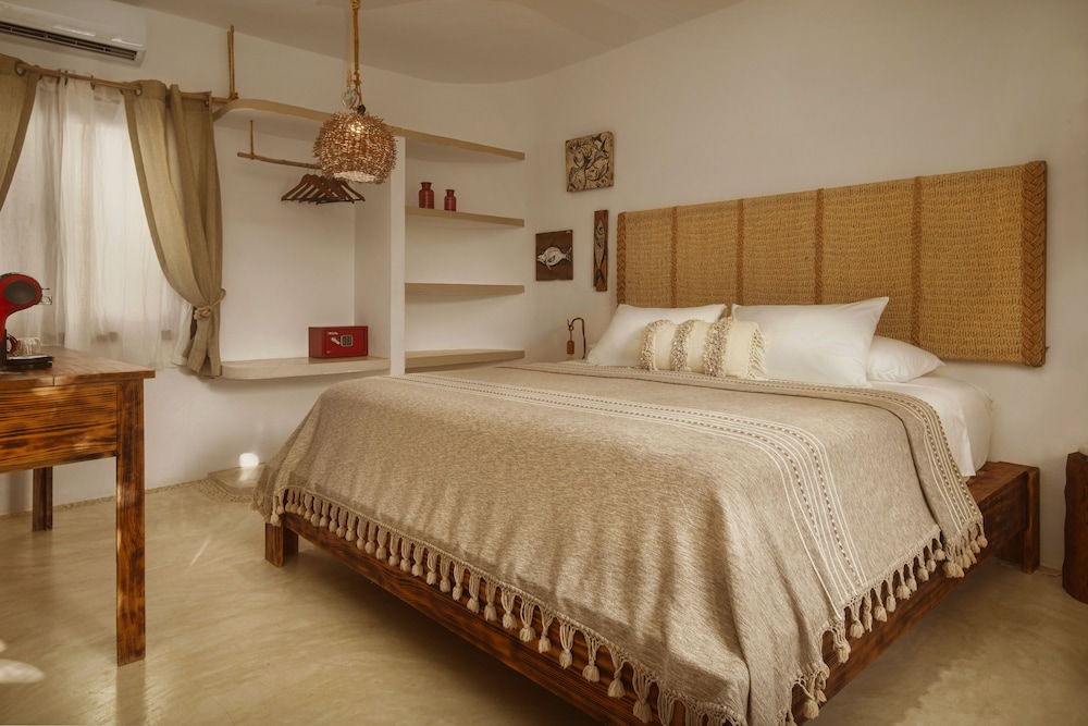 Carita Hotel & Residence 18/50