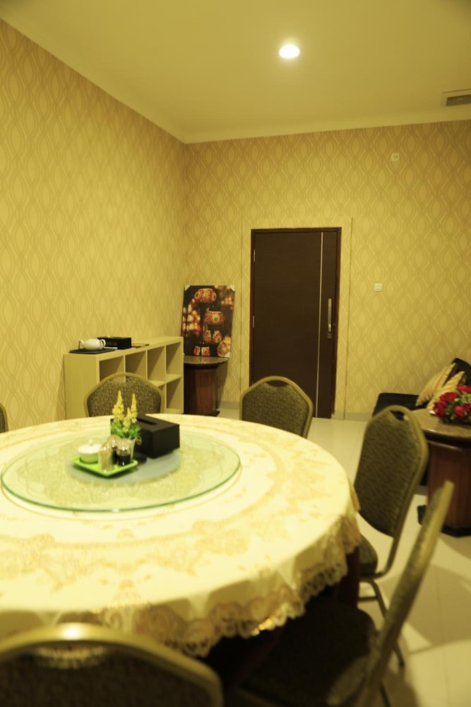 Hotel 55 51/56
