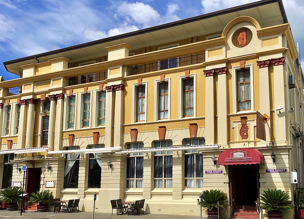 The County Hotel 1/50