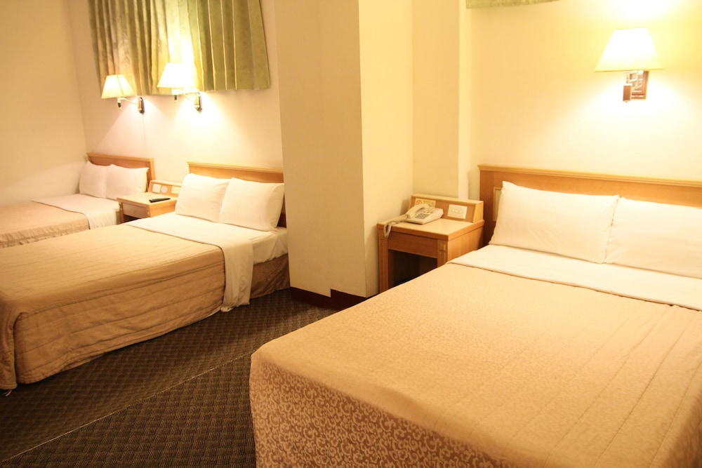 Riverside Hotel 16/50