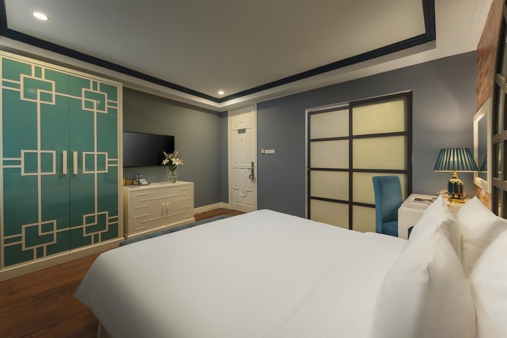 EXECUTIVE, DOUBLE BED