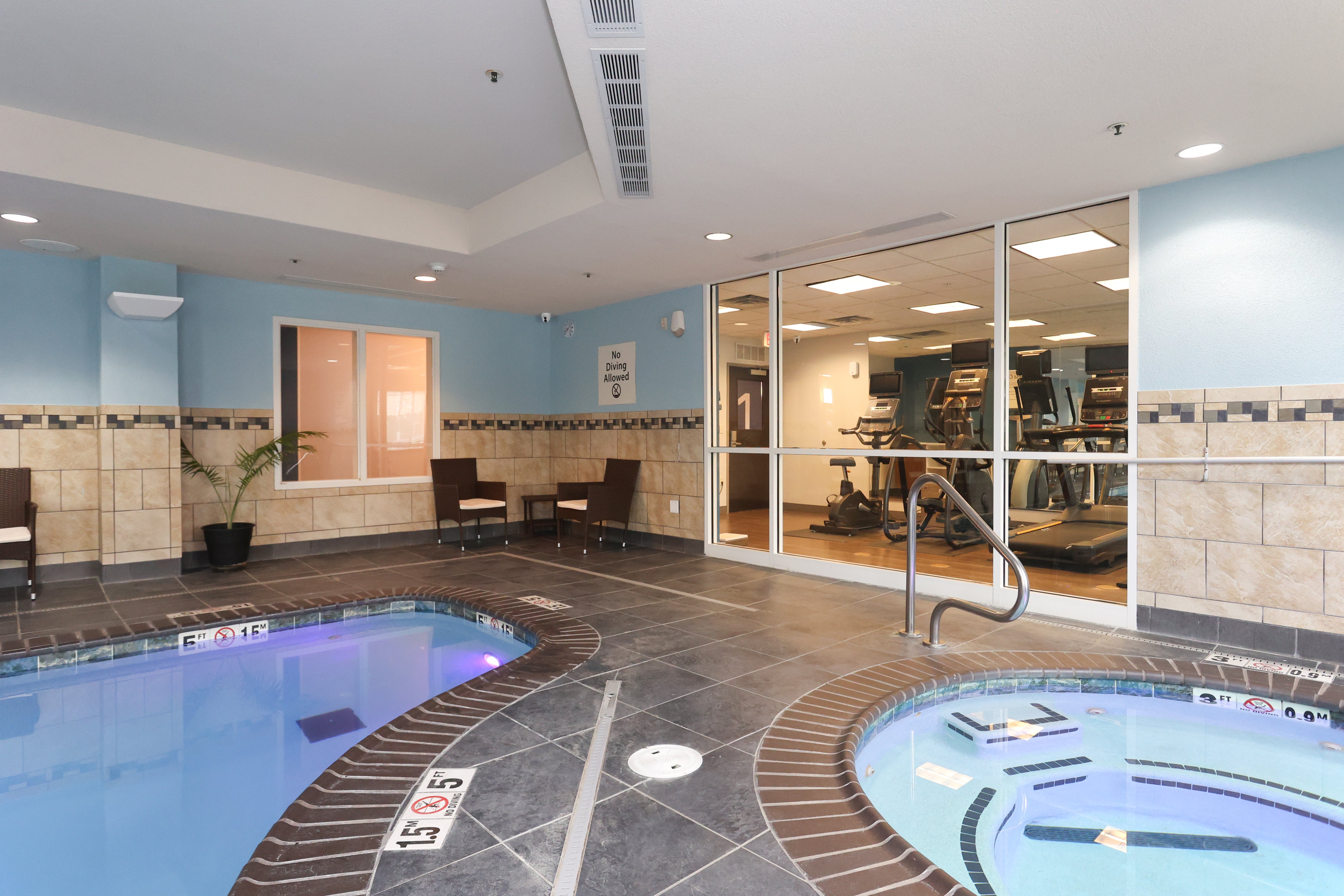 Holiday Inn Express Hotel & Suites Tulsa South Bixby 21/50