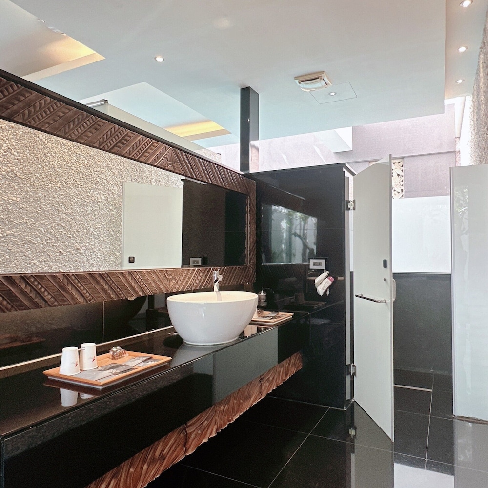 Orient Luxury Villa Motel 34/37