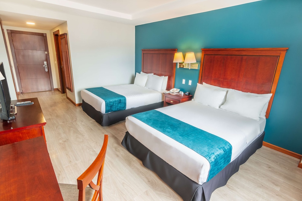 Sonesta Hotel Loja 15/70
