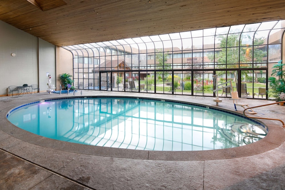 Red Lion Hotel Kalispell 6/52