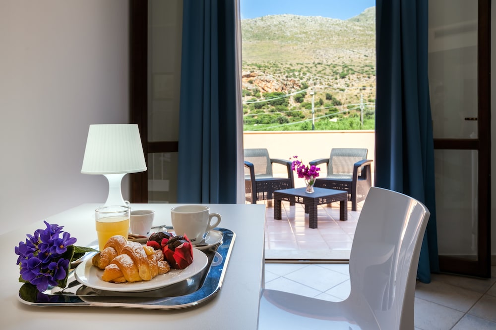 Hotel Achibea 33/50