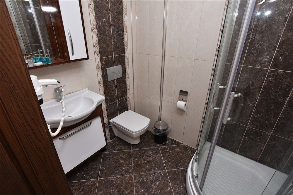 Uzunhan Hotel 42/46
