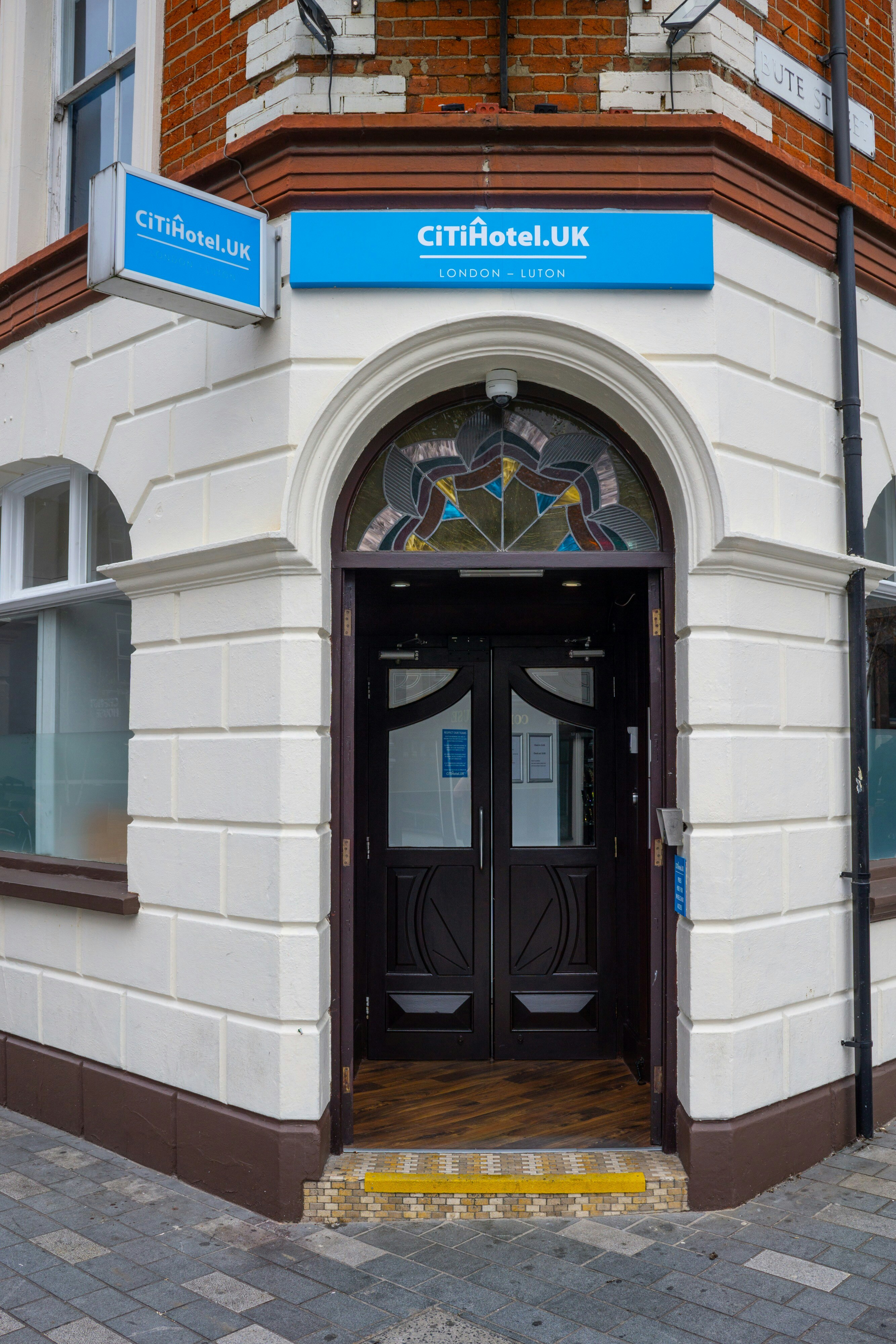CiTi Hotel London Luton By Belvilla in LUTON