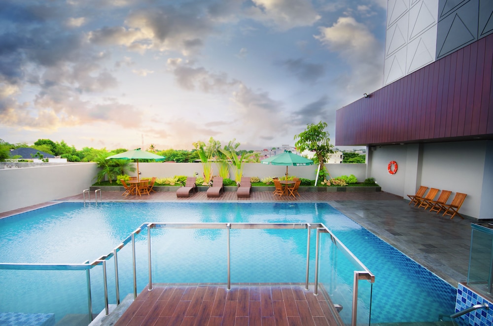 Ayola First Point Hotel Pekanbaru 21/48