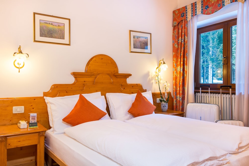 BASIC, DOUBLE OR TWIN BED