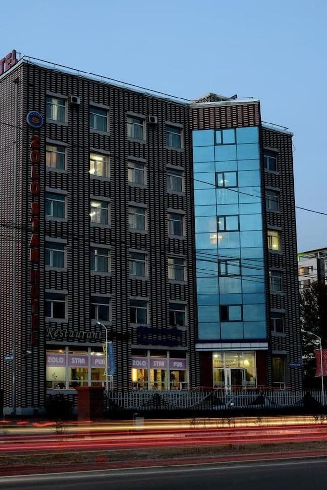 Zolo Hotel 3/38